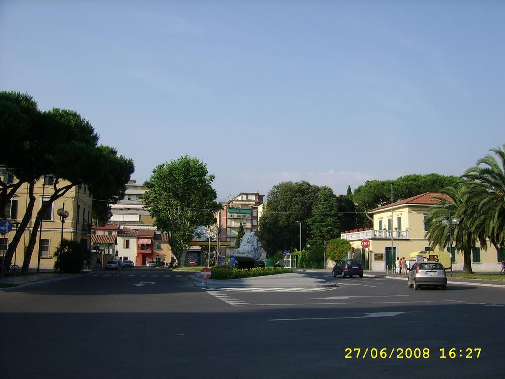 Appartamento Marina Марина-ди-Каррара Экстерьер фото